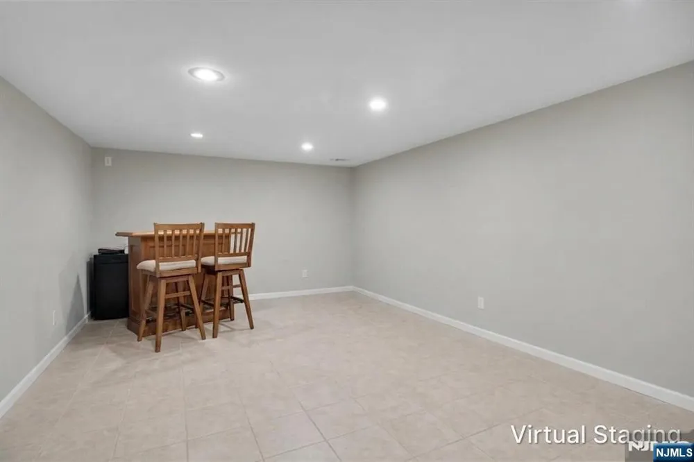 44 Lorrie Lane Clifton, NJ 07012