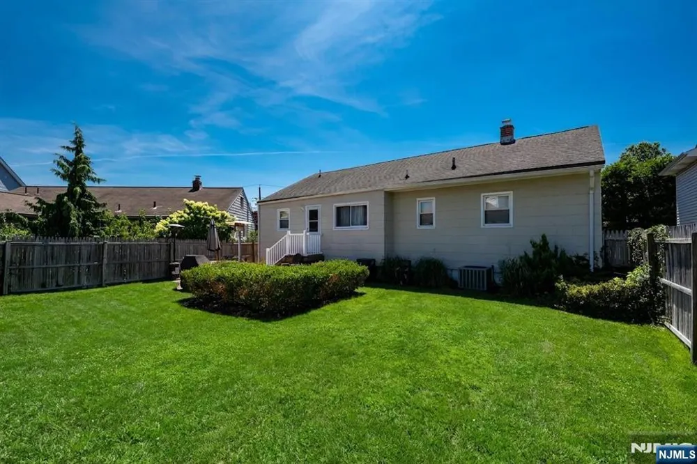 44 Lorrie Lane Clifton, NJ 07012
