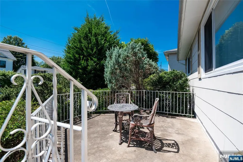 44 Lorrie Lane Clifton, NJ 07012