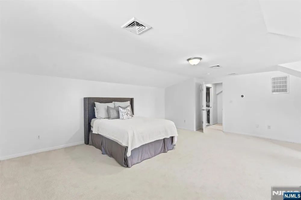 14 Congress Road Emerson, NJ 07630