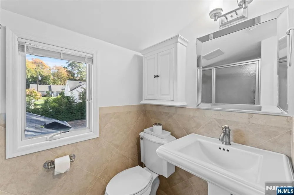 14 Congress Road Emerson, NJ 07630