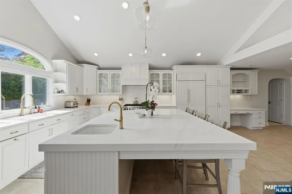 14 Congress Road Emerson, NJ 07630