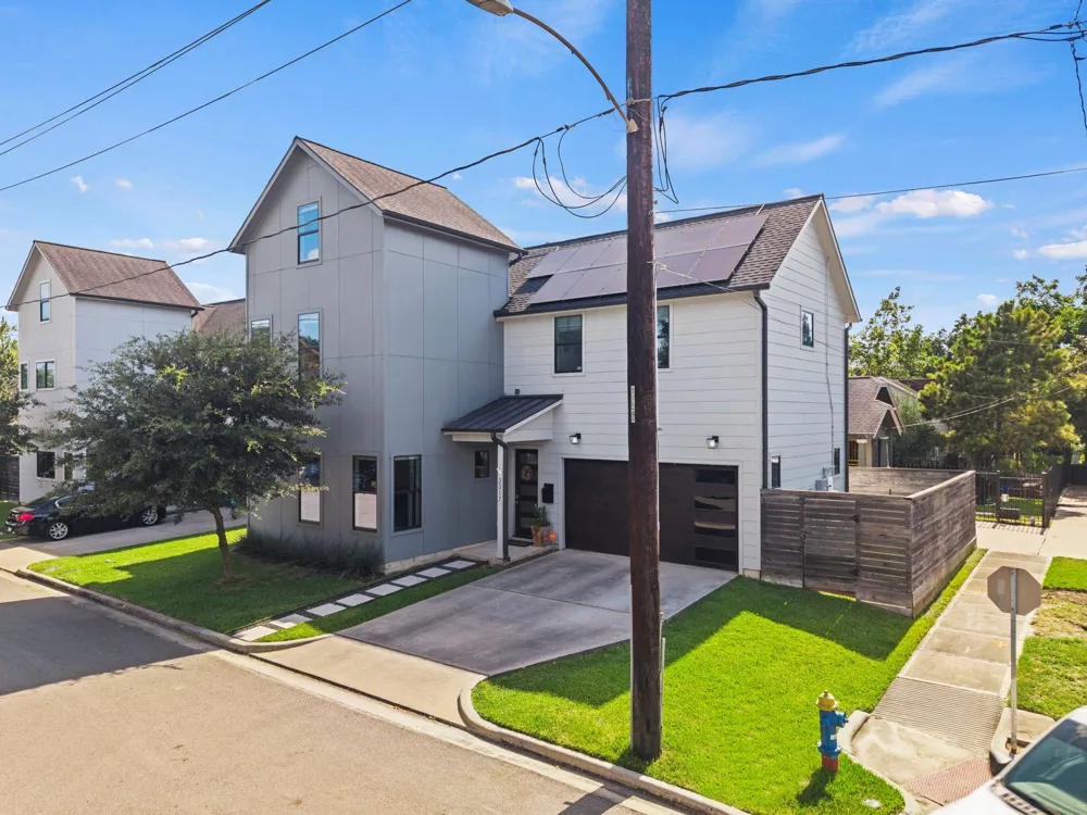 3317 Arlington Street Houston, TX 77018