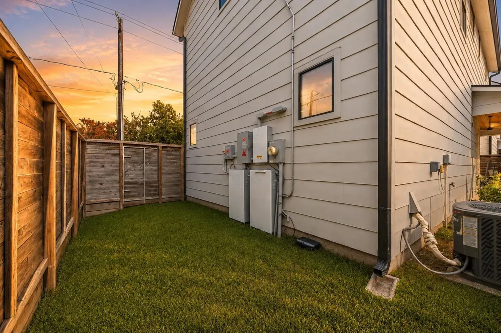 3317 Arlington Street Houston, TX 77018