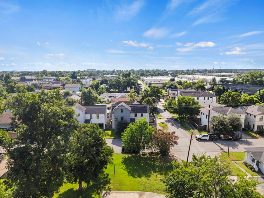 3317 Arlington Street Houston, TX 77018