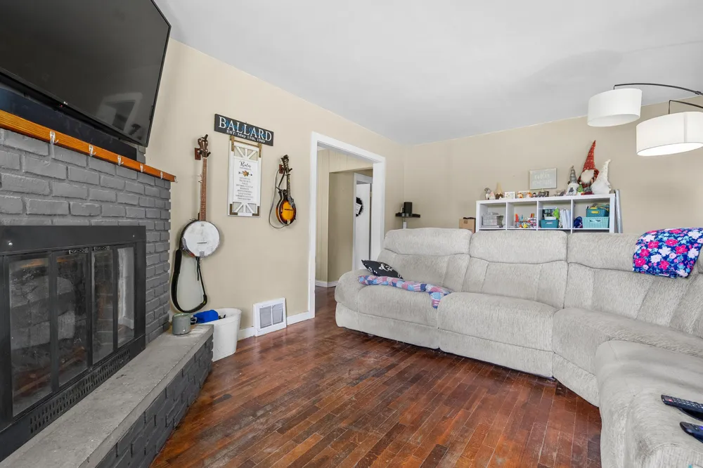 6521 5 Mile Road East Leroy, MI 49051