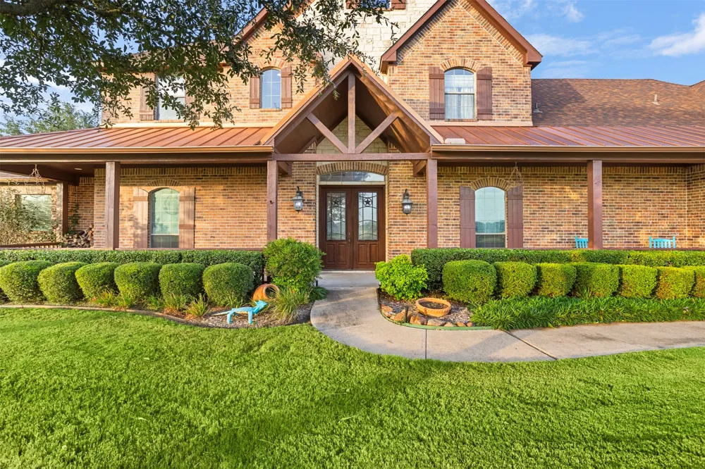 170 Steel Dust Drive Red Oak, TX 75154