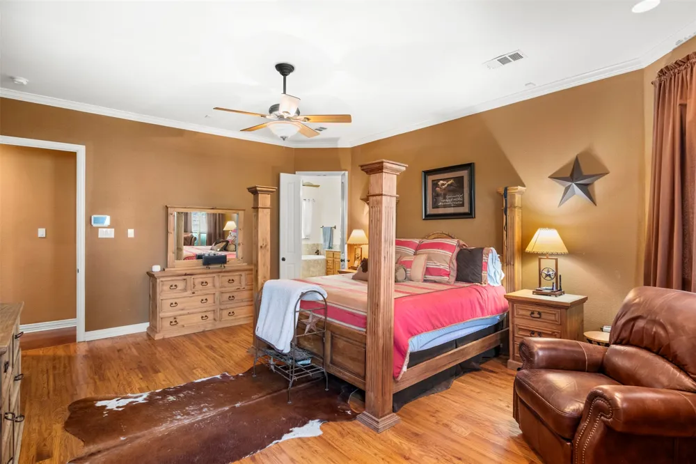 170 Steel Dust Drive Red Oak, TX 75154