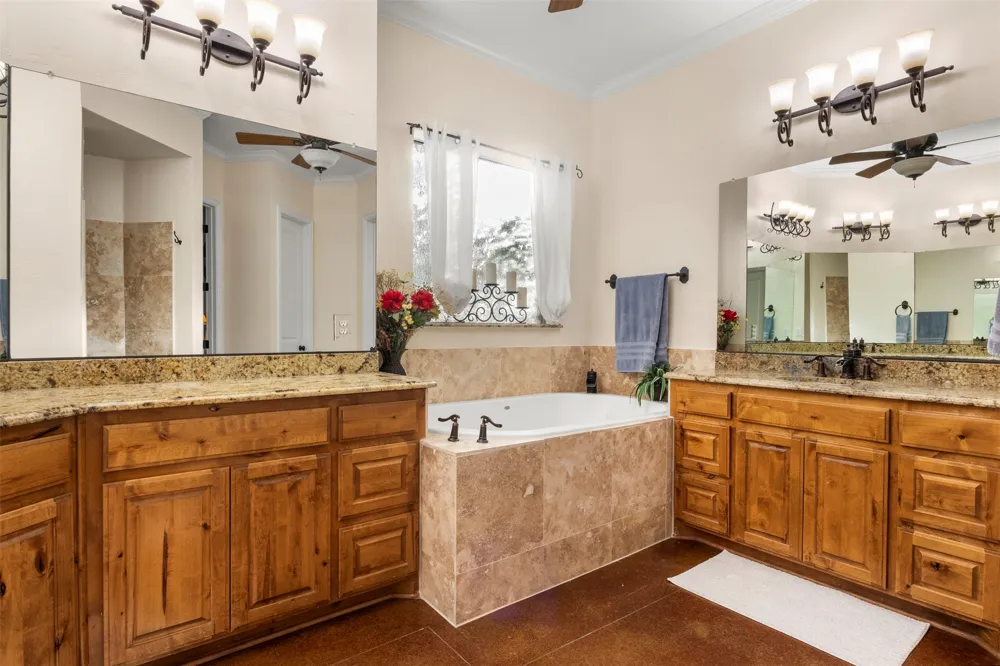 170 Steel Dust Drive Red Oak, TX 75154