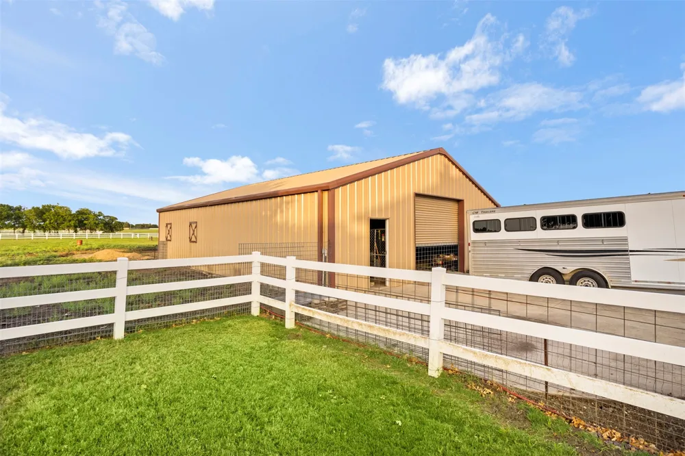 170 Steel Dust Drive Red Oak, TX 75154