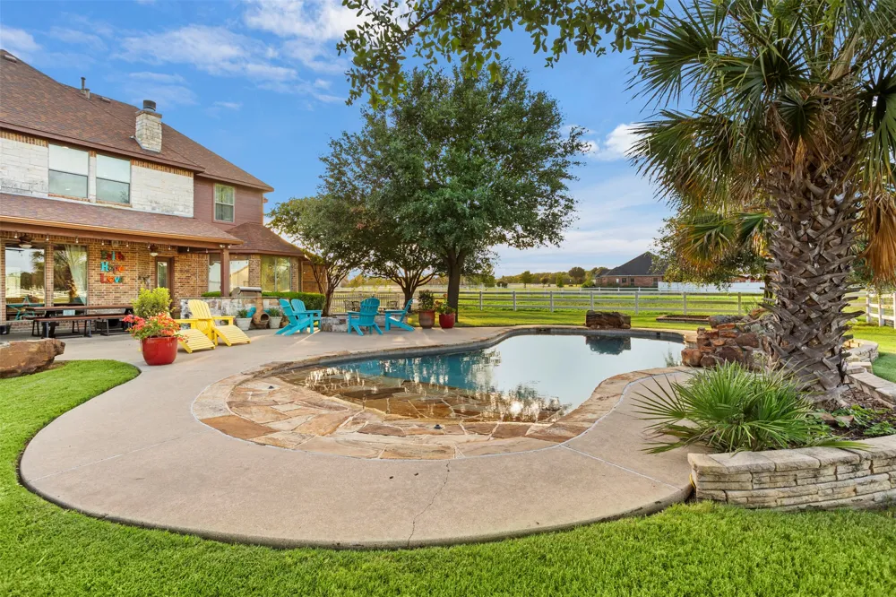 170 Steel Dust Drive Red Oak, TX 75154