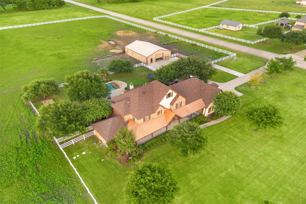 170 Steel Dust Drive Red Oak, TX 75154