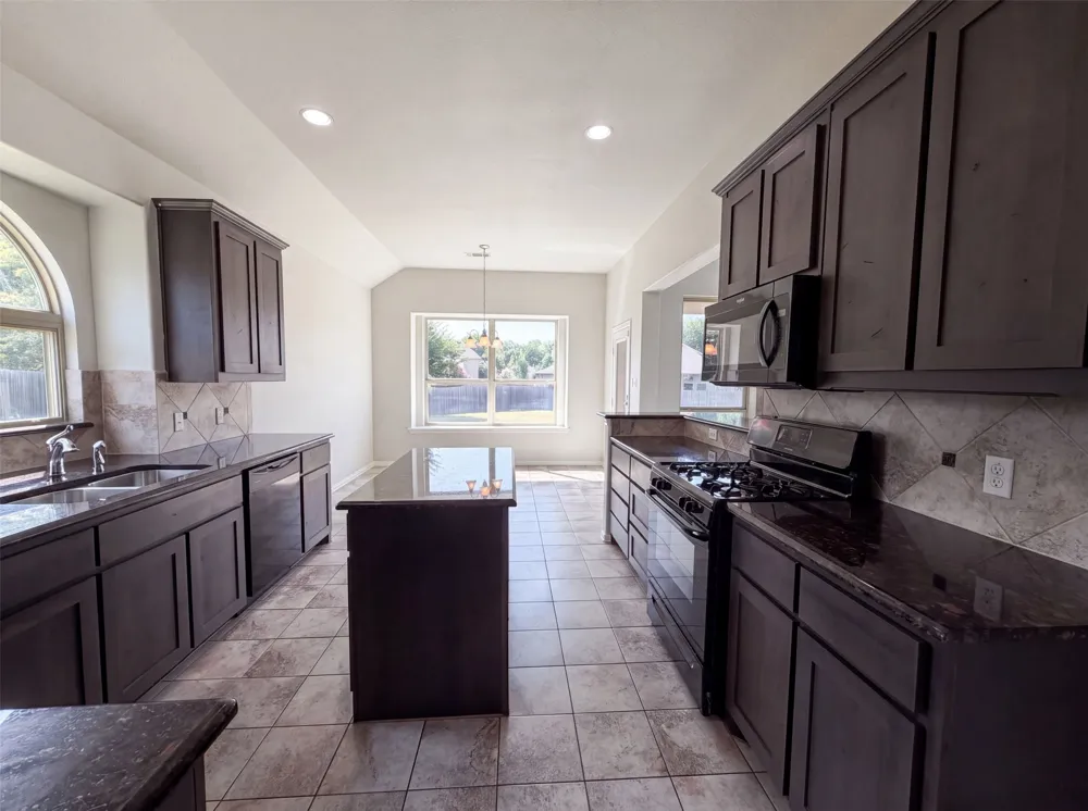 204 Janice Court Glenn Heights, TX 75154
