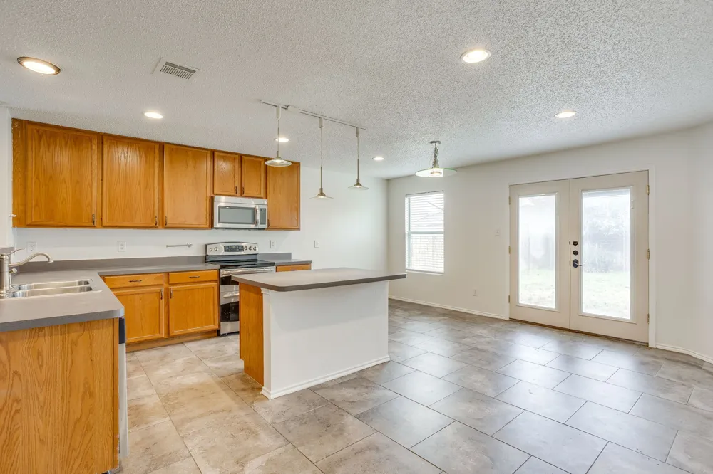 653 Condor Trail Saginaw, TX 76131