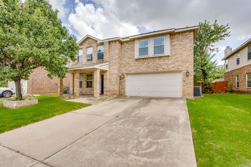 653 Condor Trail Saginaw, TX 76131