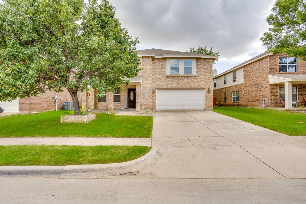 653 Condor Trail Saginaw, TX 76131