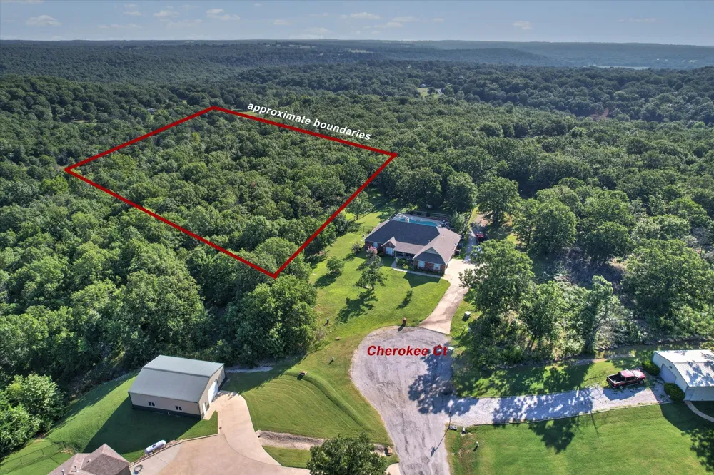 28 Cherokee Court Skiatook, OK 74070