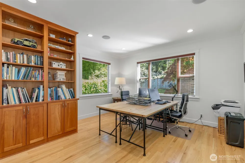 801 W Barrett Street Seattle, WA 98119