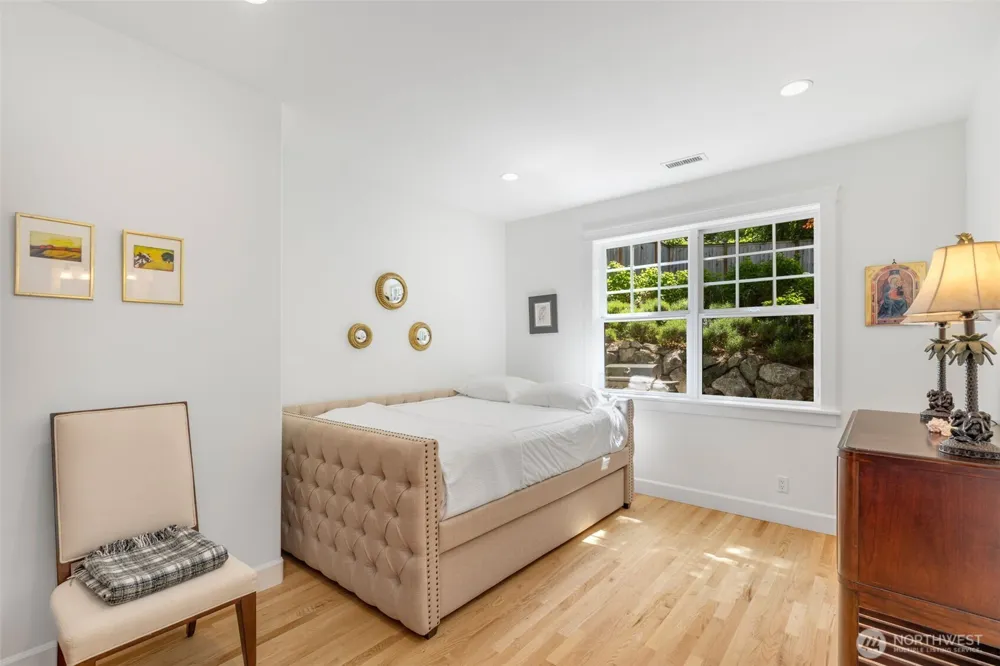 801 W Barrett Street Seattle, WA 98119