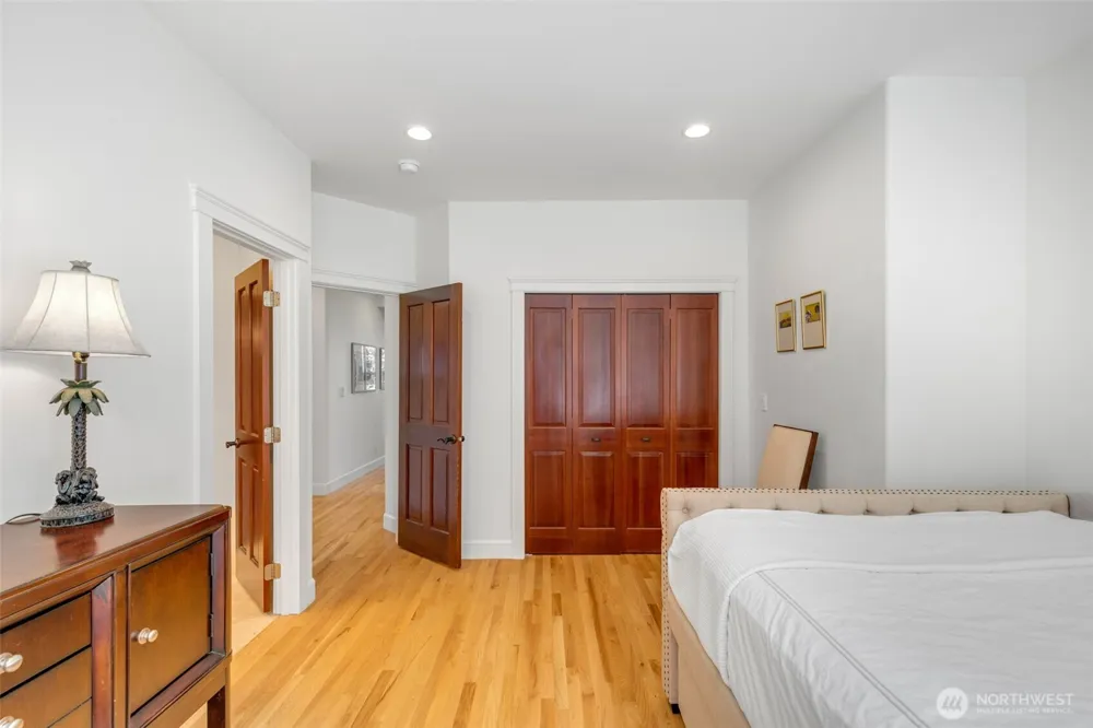 801 W Barrett Street Seattle, WA 98119