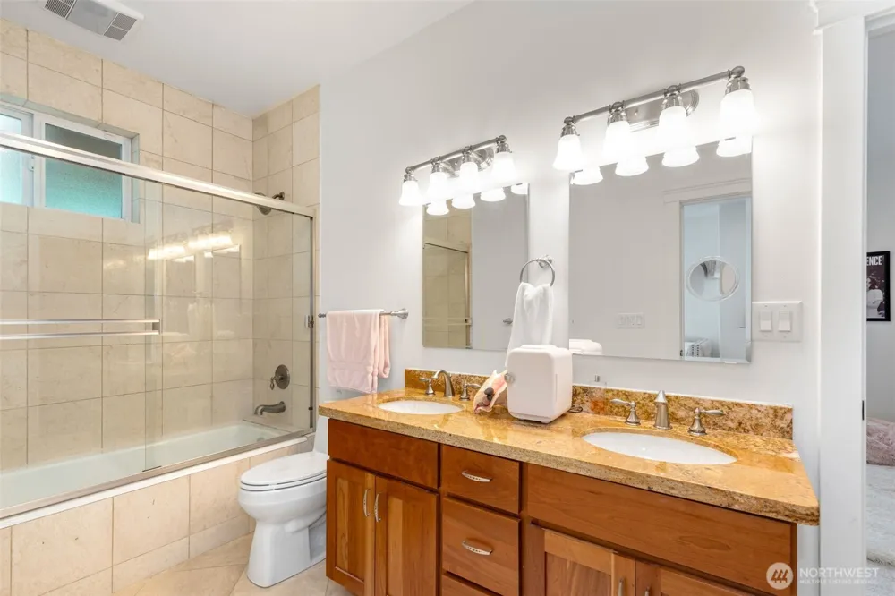 801 W Barrett Street Seattle, WA 98119