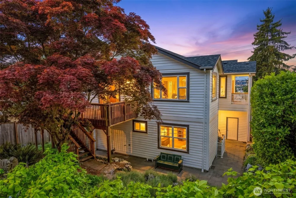 801 W Barrett Street Seattle, WA 98119