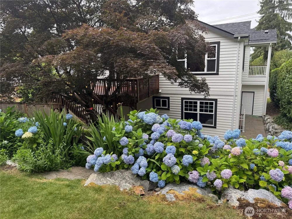 801 W Barrett Street Seattle, WA 98119