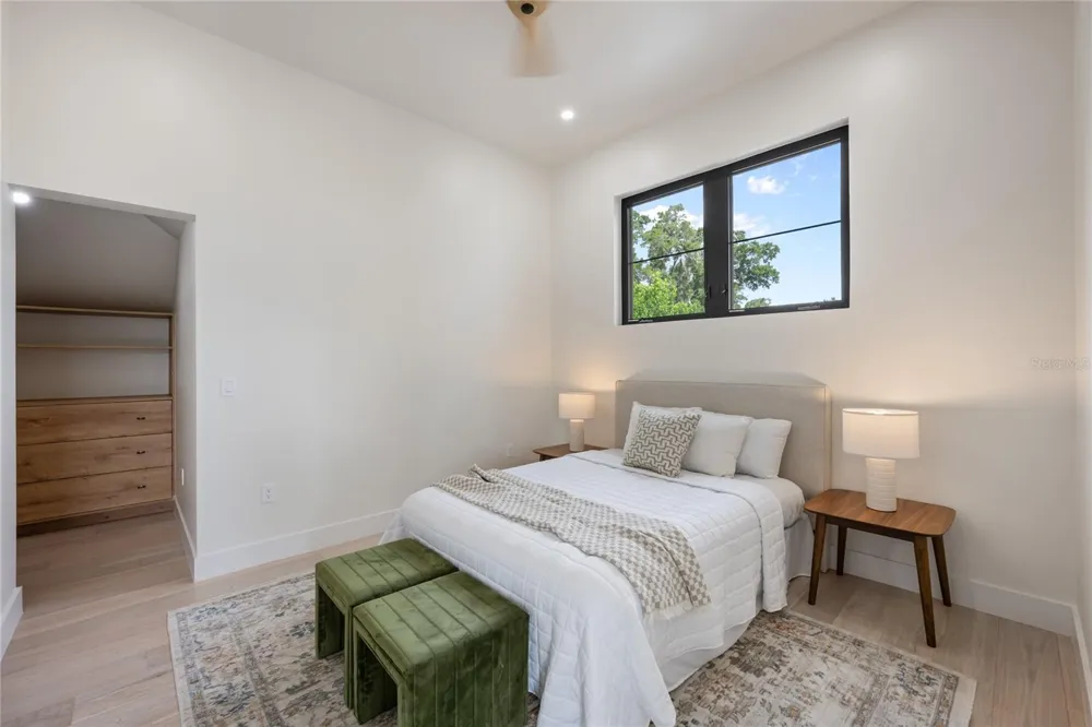 525 S LAKEMONT AVENUE Winter Park, FL 32792