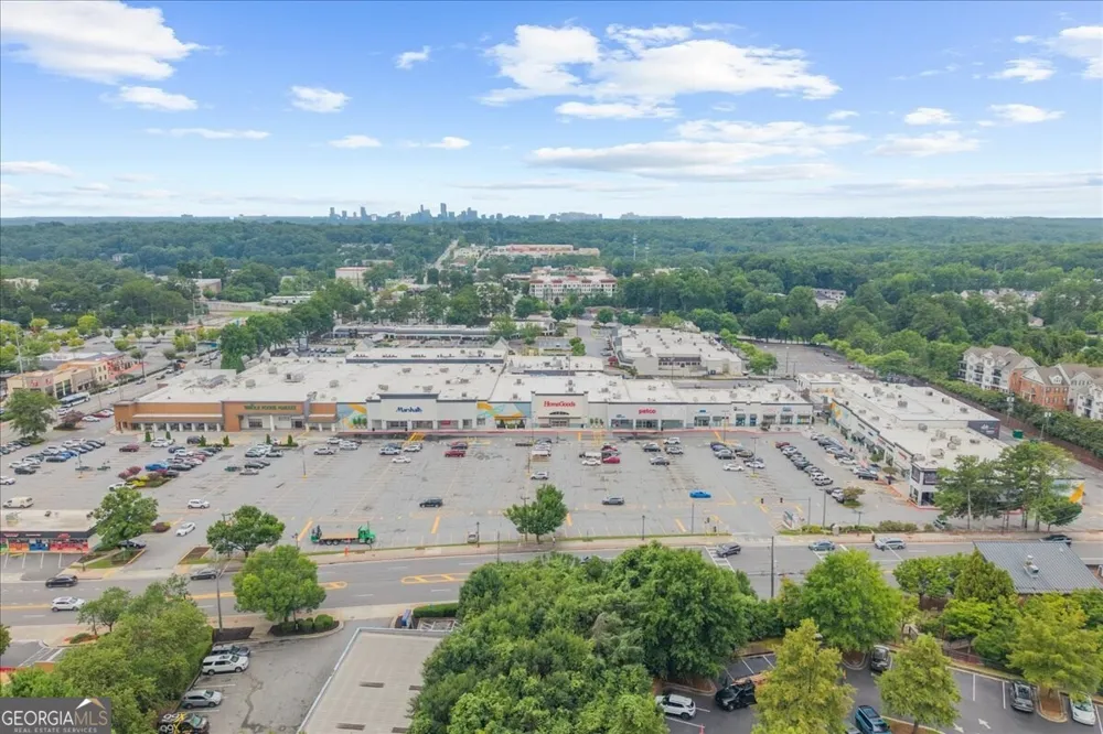 199 Le Gran CT Sandy Springs, GA 30328