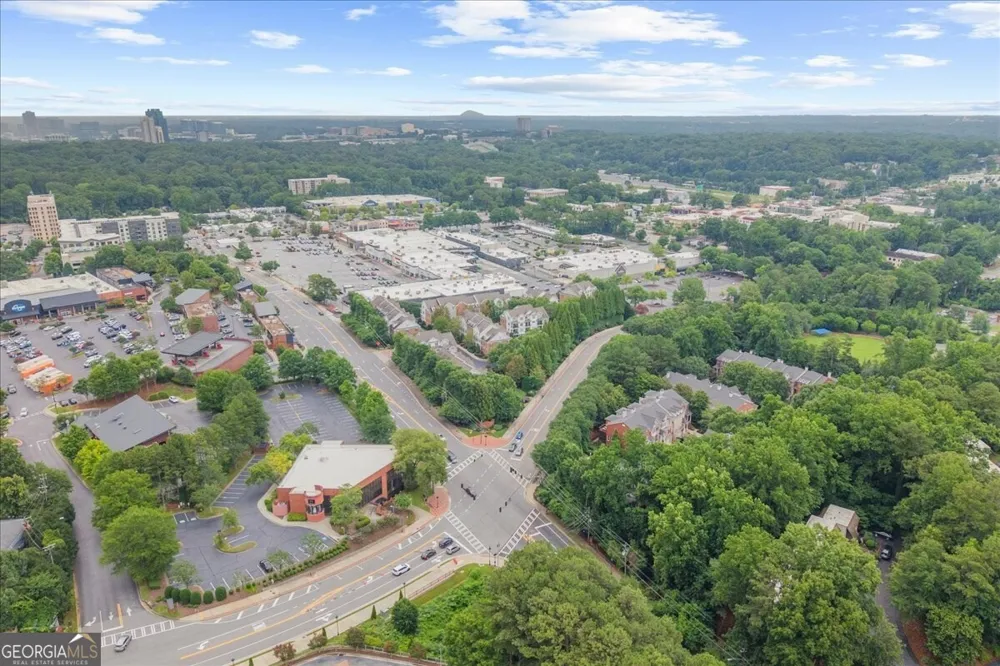 199 Le Gran CT Sandy Springs, GA 30328