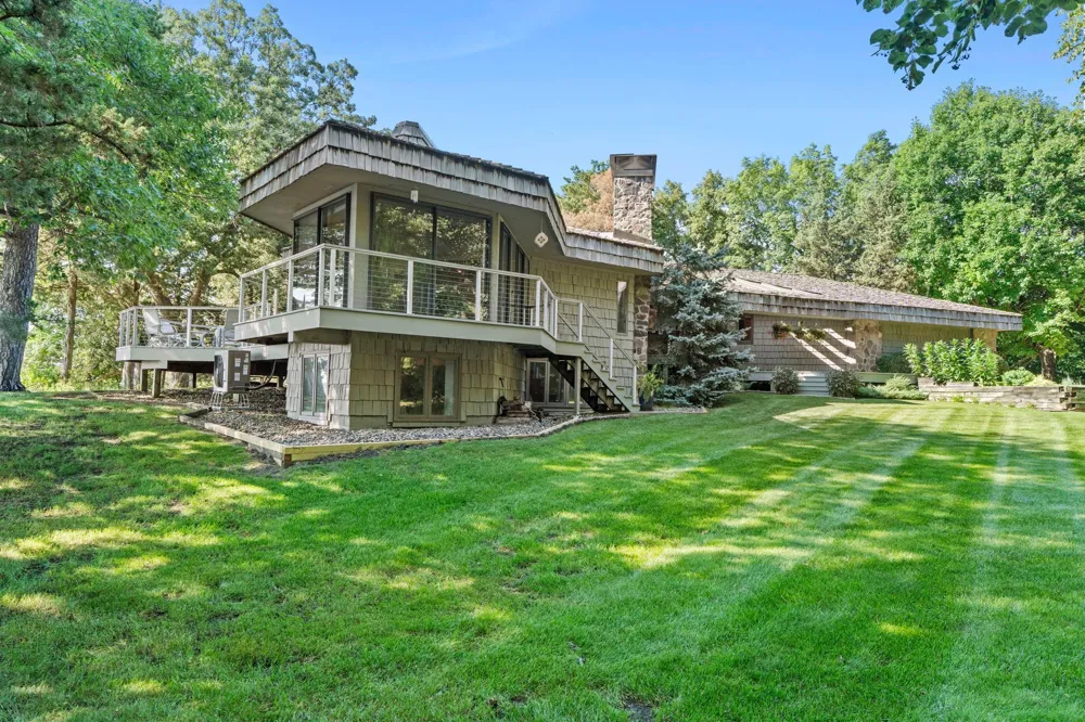 3942 Enchanted Lane Minnetrista, MN 55364