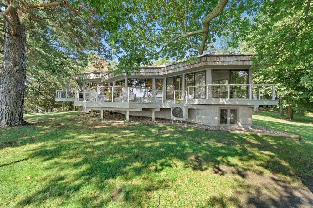 3942 Enchanted Lane Minnetrista, MN 55364