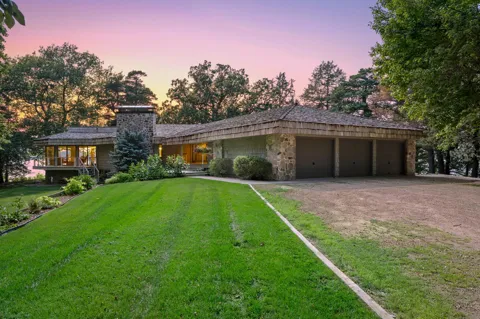 3942 Enchanted Lane