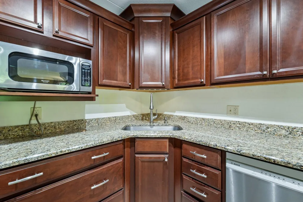 2445 Londin Lane E #202 Maplewood, MN 55119
