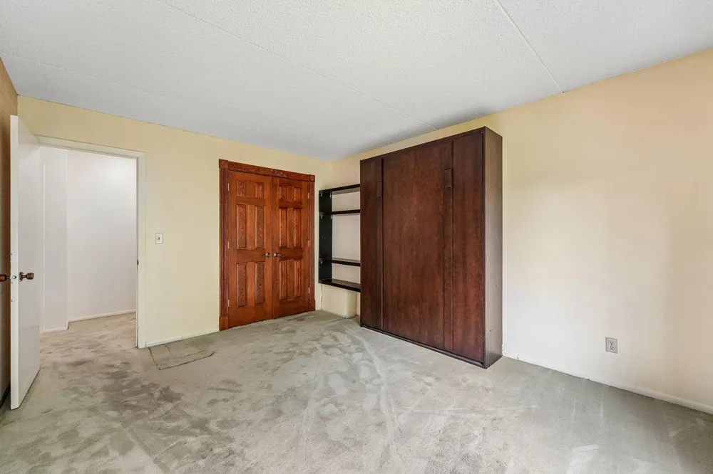 2445 Londin Lane E #202 Maplewood, MN 55119