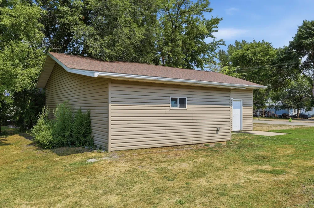 811 1st Avenue E Ada, MN 56510