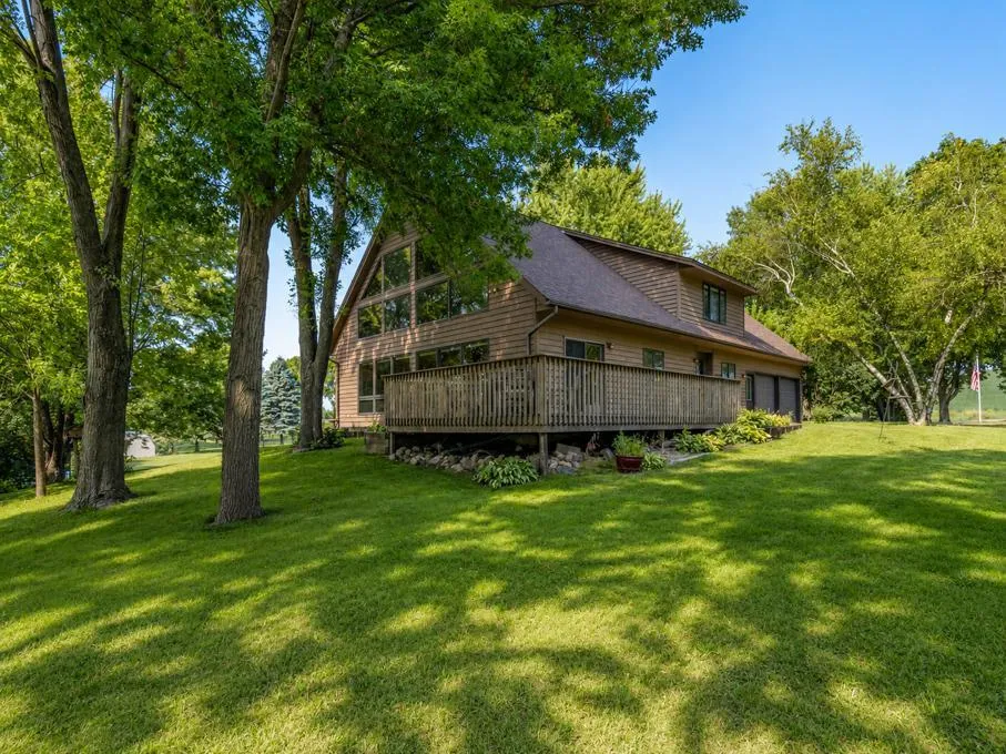 41748 E Shore Drive Kilkenny, MN 56052
