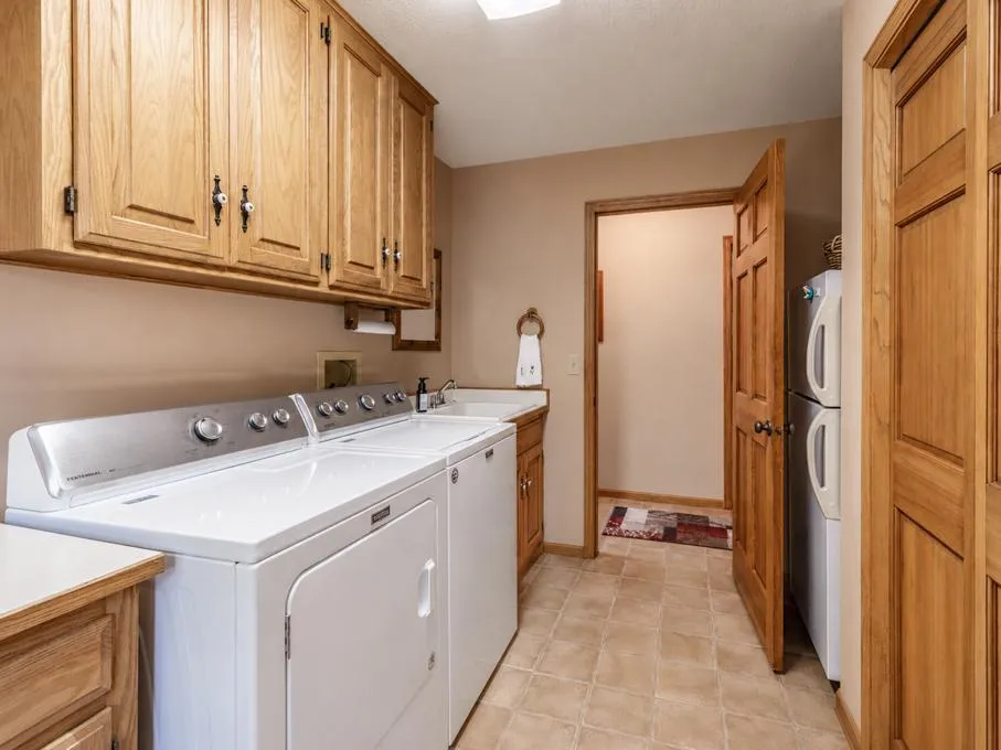 41748 E Shore Drive Kilkenny, MN 56052