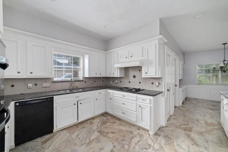 2306 Vine Creek Drive Kingwood, TX 77345