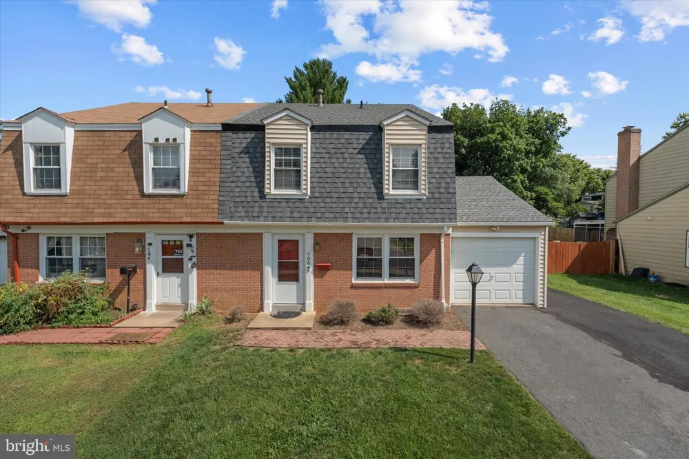 706 EDWARDS FERRY ROAD NE Leesburg, VA 20176