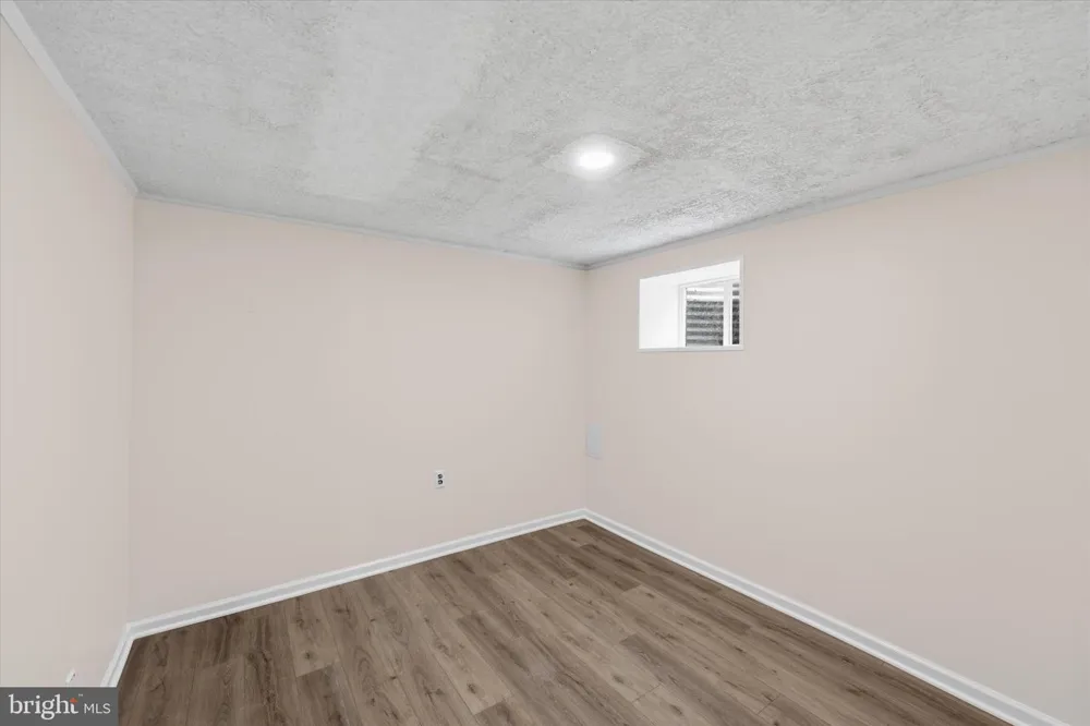 706 EDWARDS FERRY ROAD NE Leesburg, VA 20176