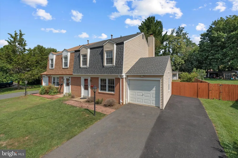 706 EDWARDS FERRY ROAD NE Leesburg, VA 20176