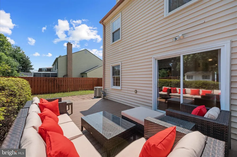 706 EDWARDS FERRY ROAD NE Leesburg, VA 20176