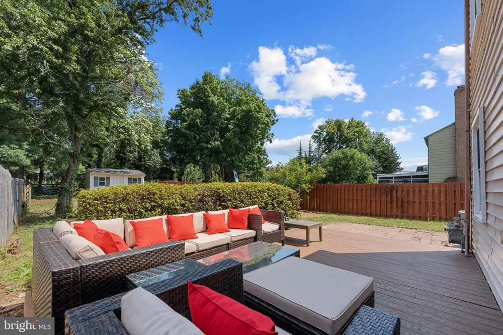 706 EDWARDS FERRY ROAD NE Leesburg, VA 20176