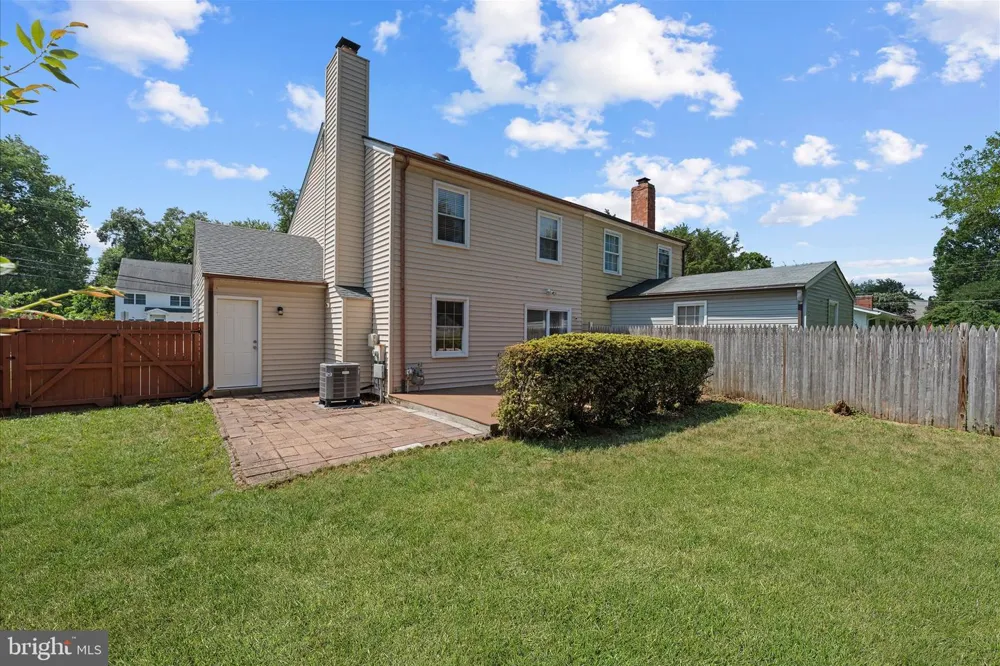 706 EDWARDS FERRY ROAD NE Leesburg, VA 20176