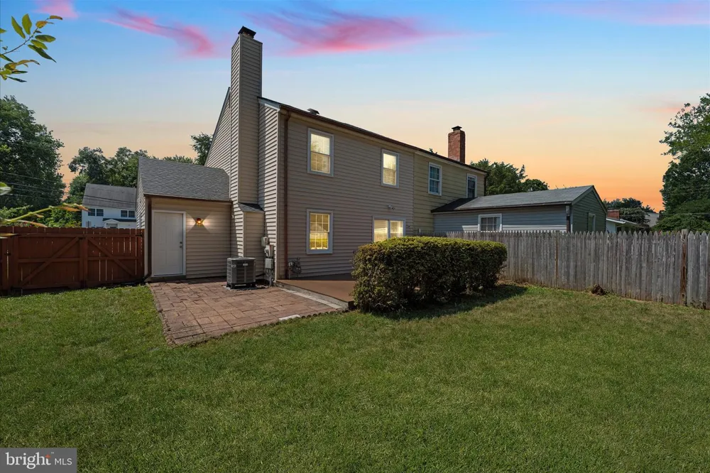 706 EDWARDS FERRY ROAD NE Leesburg, VA 20176
