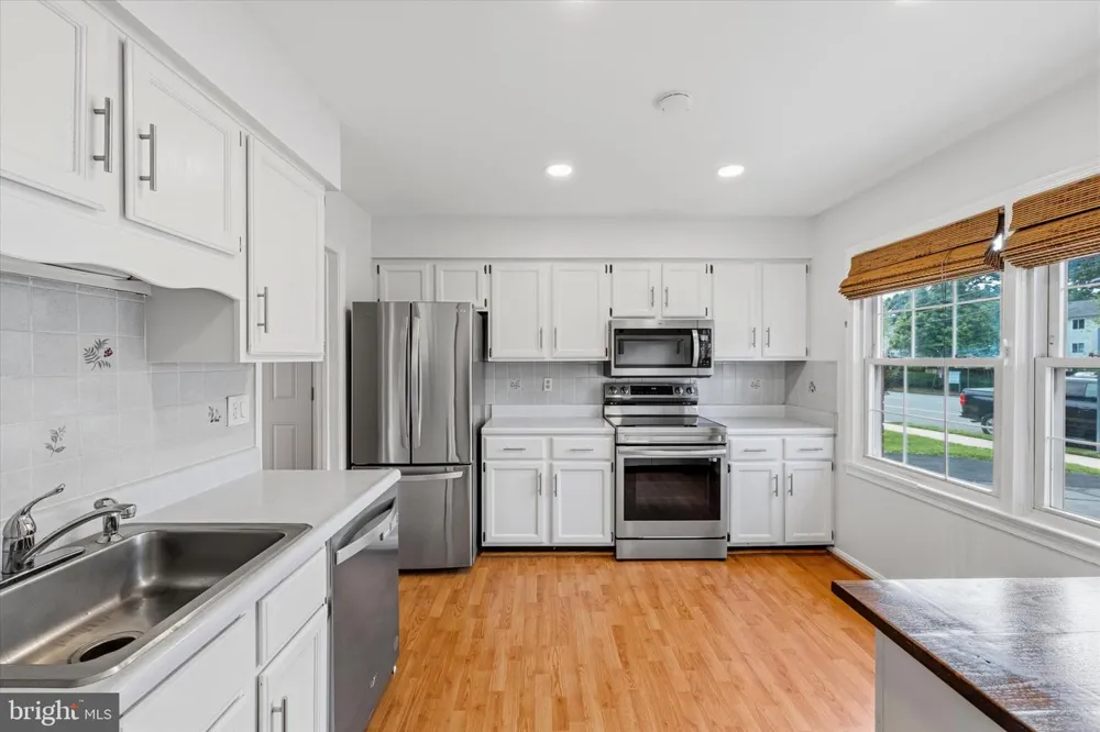 706 EDWARDS FERRY ROAD NE Leesburg, VA 20176