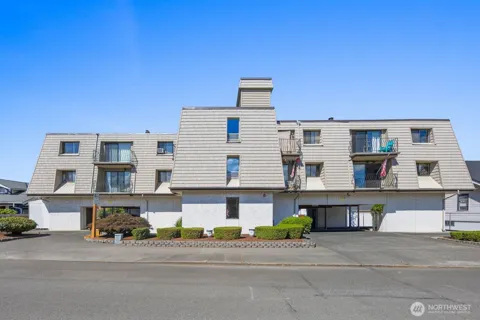 435 Williams Avenue #206