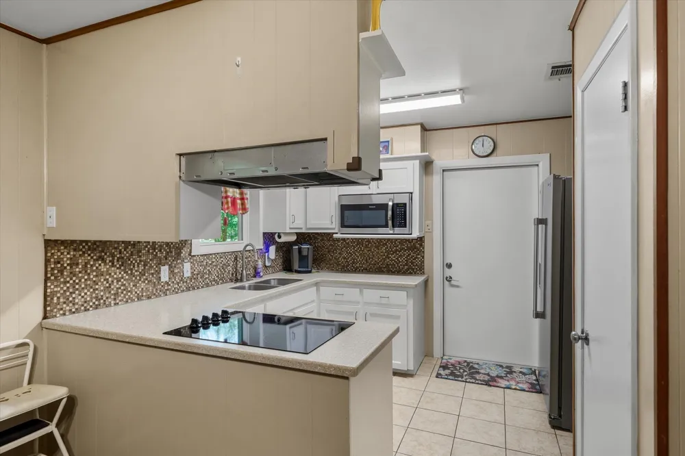 1207 Lakeside Drive Grand Saline, TX 75140