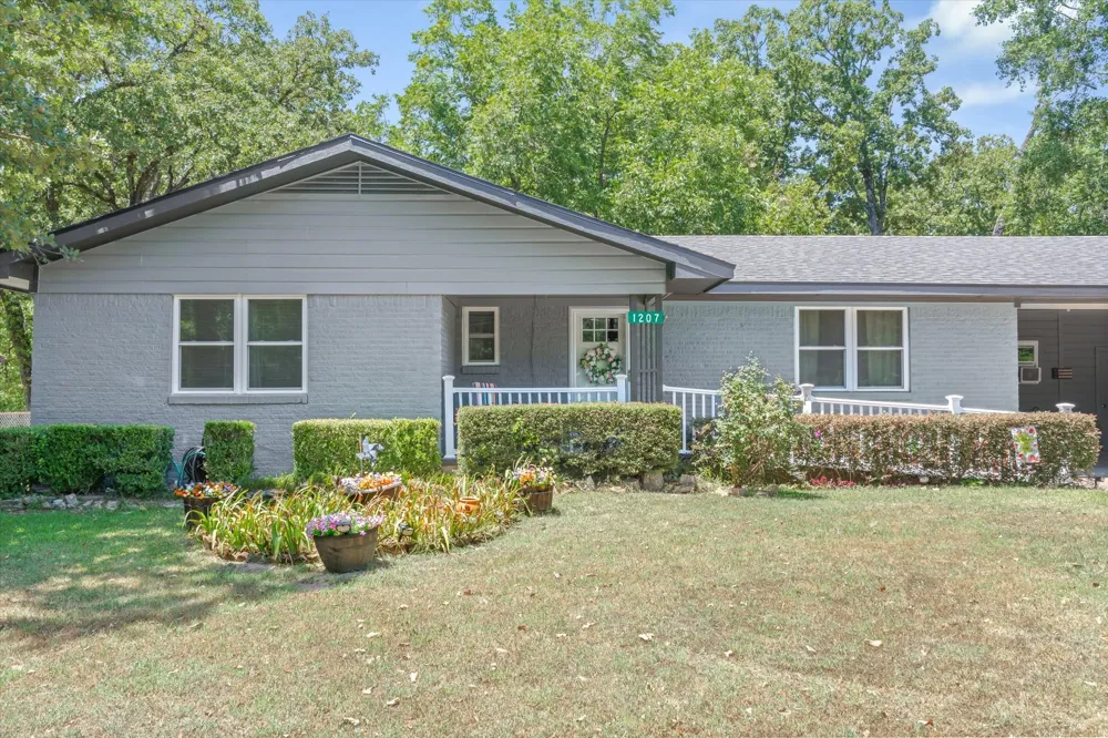 1207 Lakeside Drive Grand Saline, TX 75140